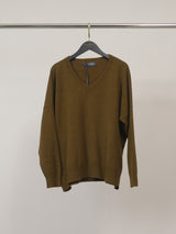 Pull ample col V en maille souple à bords côtelés – DSY9753