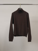 Pull en maille ample à col montant et poignets boutonnés – DSY9477