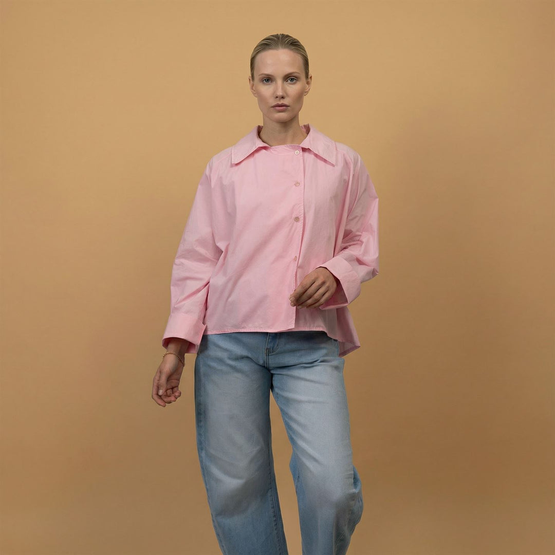 Cotton shirt with asymmetrical buttoning db14916