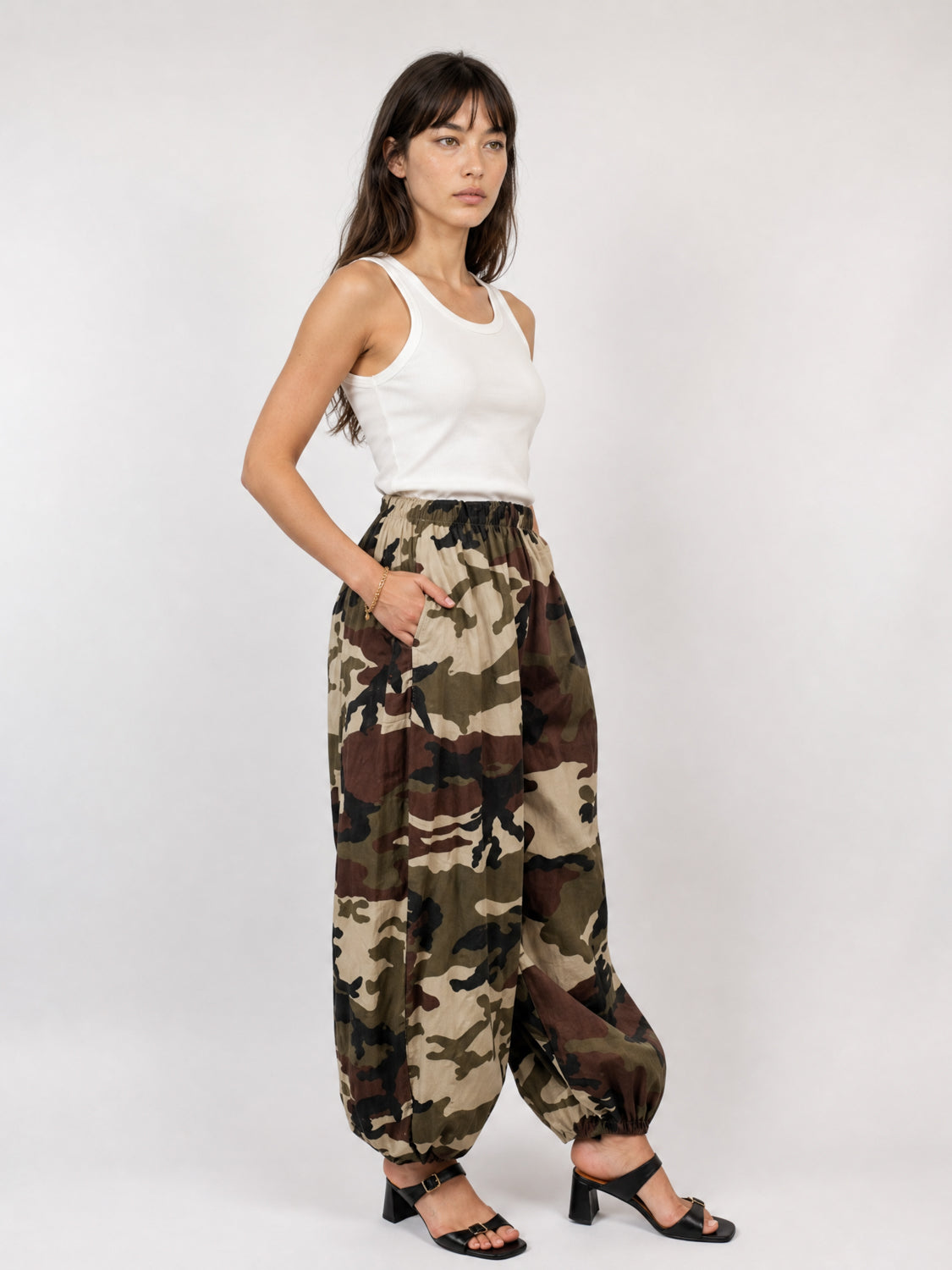 Pantalon ample camouflage à bas resserrés TDM08726-3
