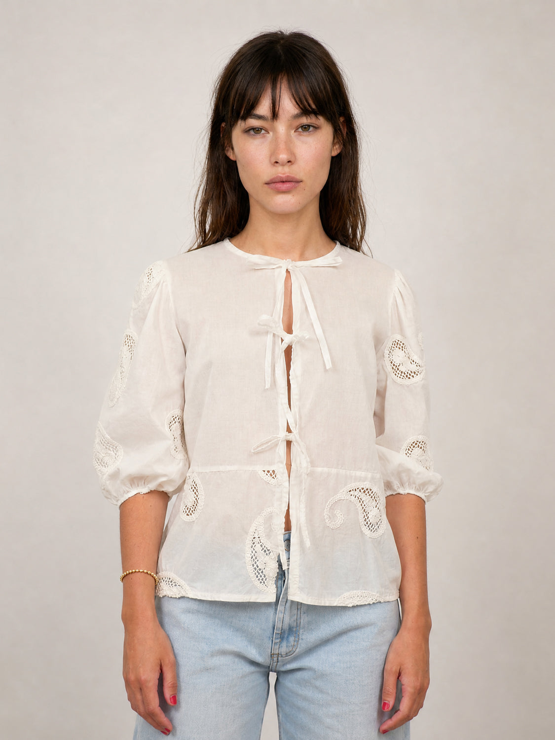 Chemise légère nouée à broderie anglaise TDM09124