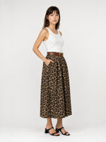 Load image into Gallery viewer, Jupe midi en coton stretch imprimé léopard TDM52123-28
