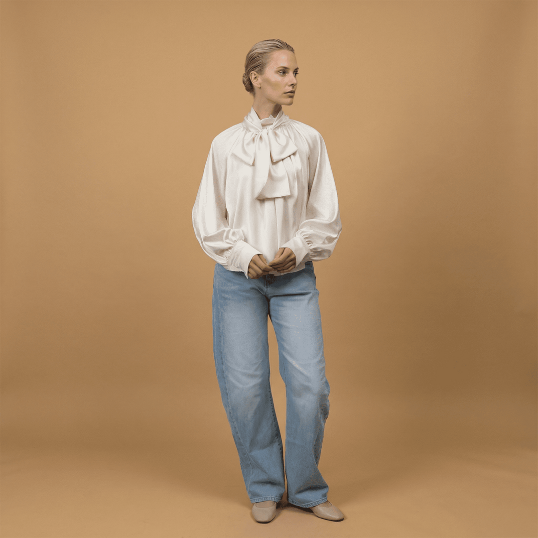 Chemise satinée col lavallière TDM86525-2