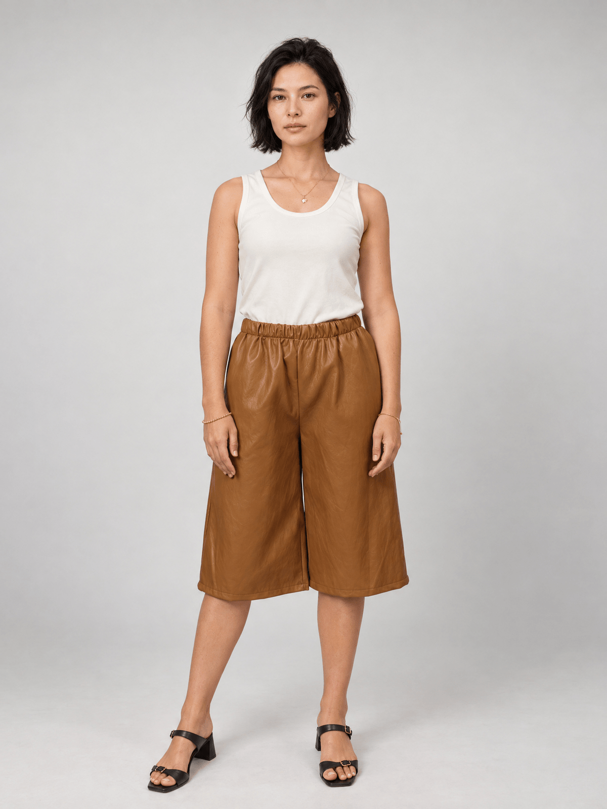 Bermuda large effet similicuir taille élastiquée – THS30326PE8