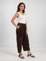 Pantalon large en velours côtelé à taille élastiquée – THS67625VE5
