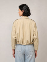 Blouson court à ligne souple, bas élastiqué — THS82025
