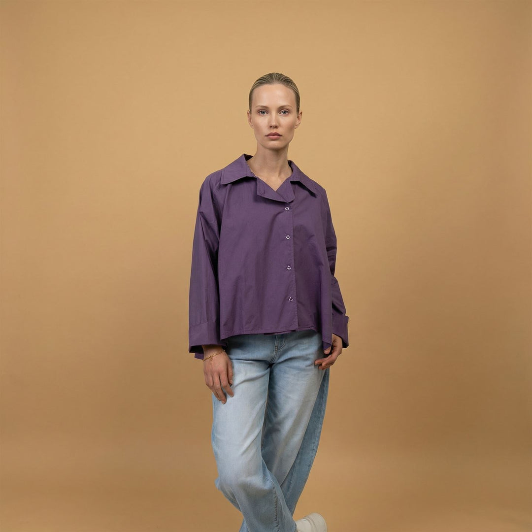 Cotton shirt with asymmetrical buttoning db14916