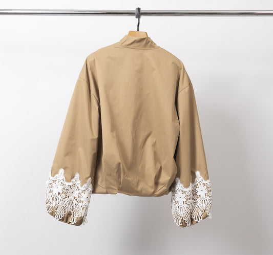 Blouson zippé avec poignets en dentelle - BCG03359