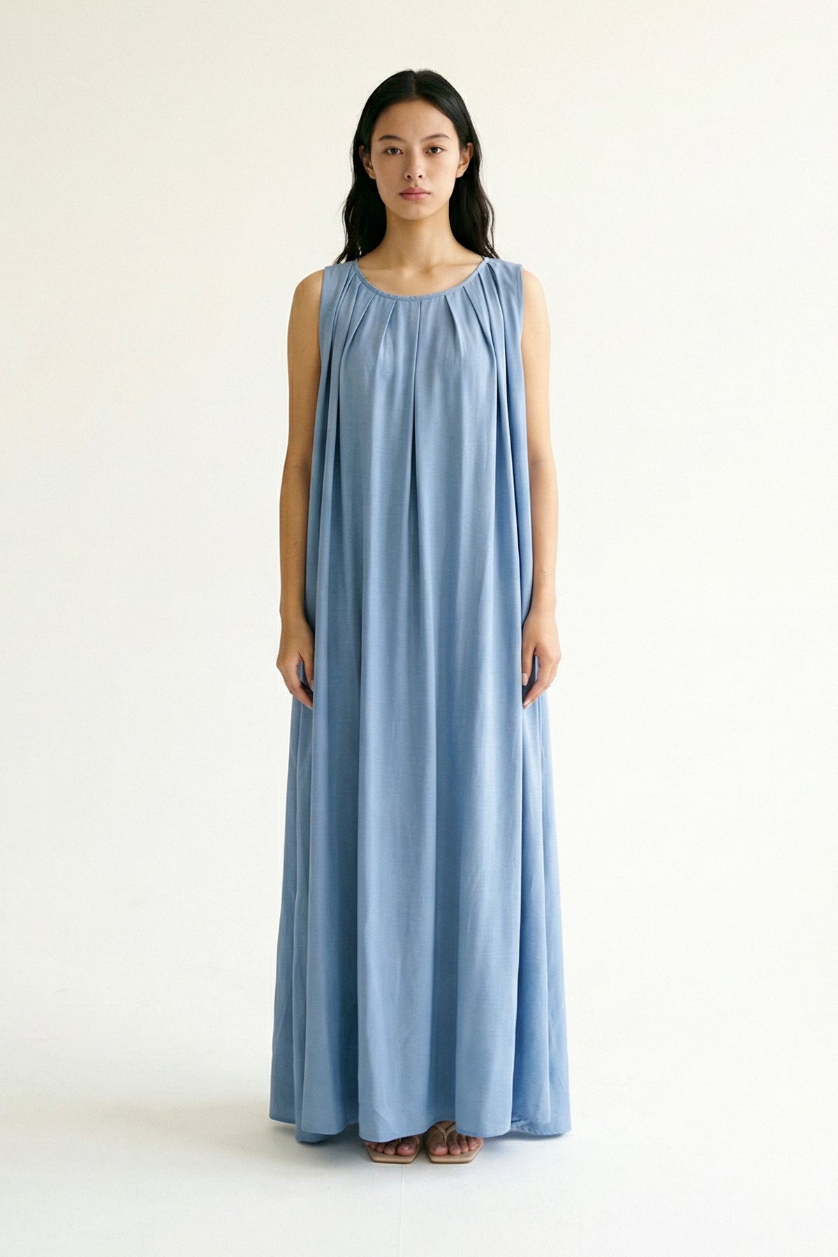 Robe longue fluide sans manches cjy3266