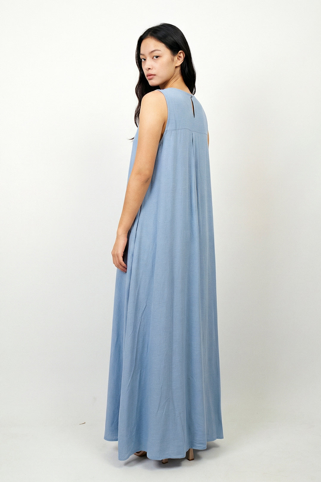 Sleeveless flowing maxi dress CJY3266