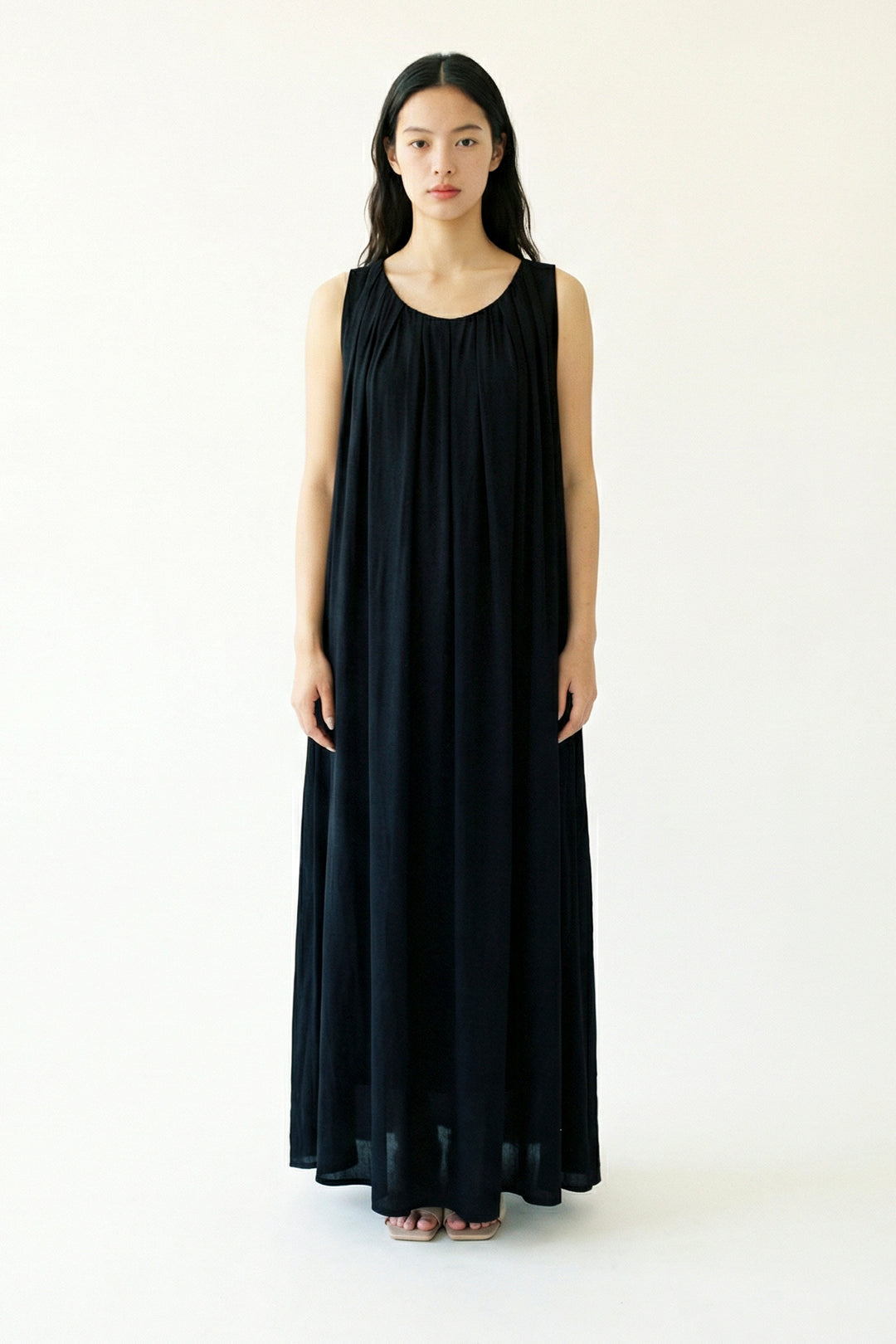 Sleeveless flowing maxi dress CJY3266