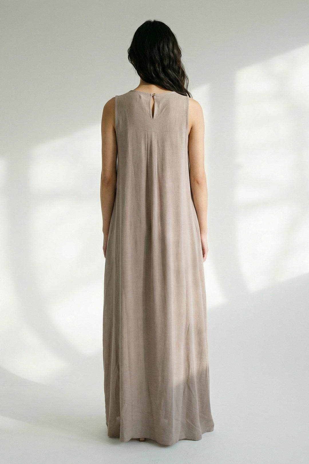 Sleeveless flowing maxi dress CJY3266