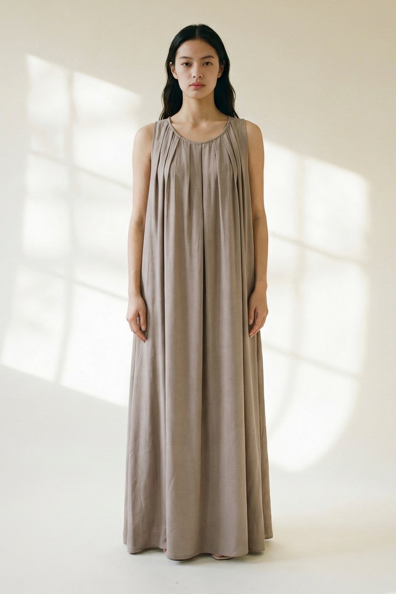 Sleeveless flowing maxi dress CJY3266