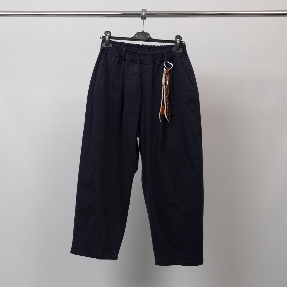 Wide leg carrot trousers with removable accessory   cva825198 3